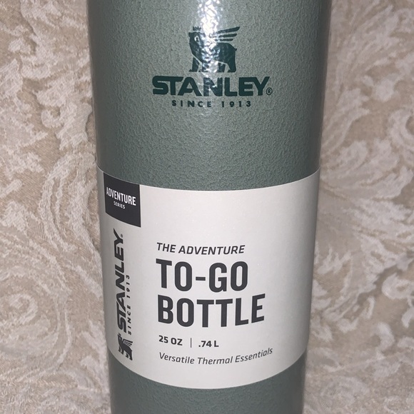 Stanley NEW The Adventure To-Go Bottle - Versatile Thermal Essentials - 25 oz - Picture 4 of 7